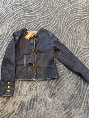NWT Denim blouse with bows above buttons